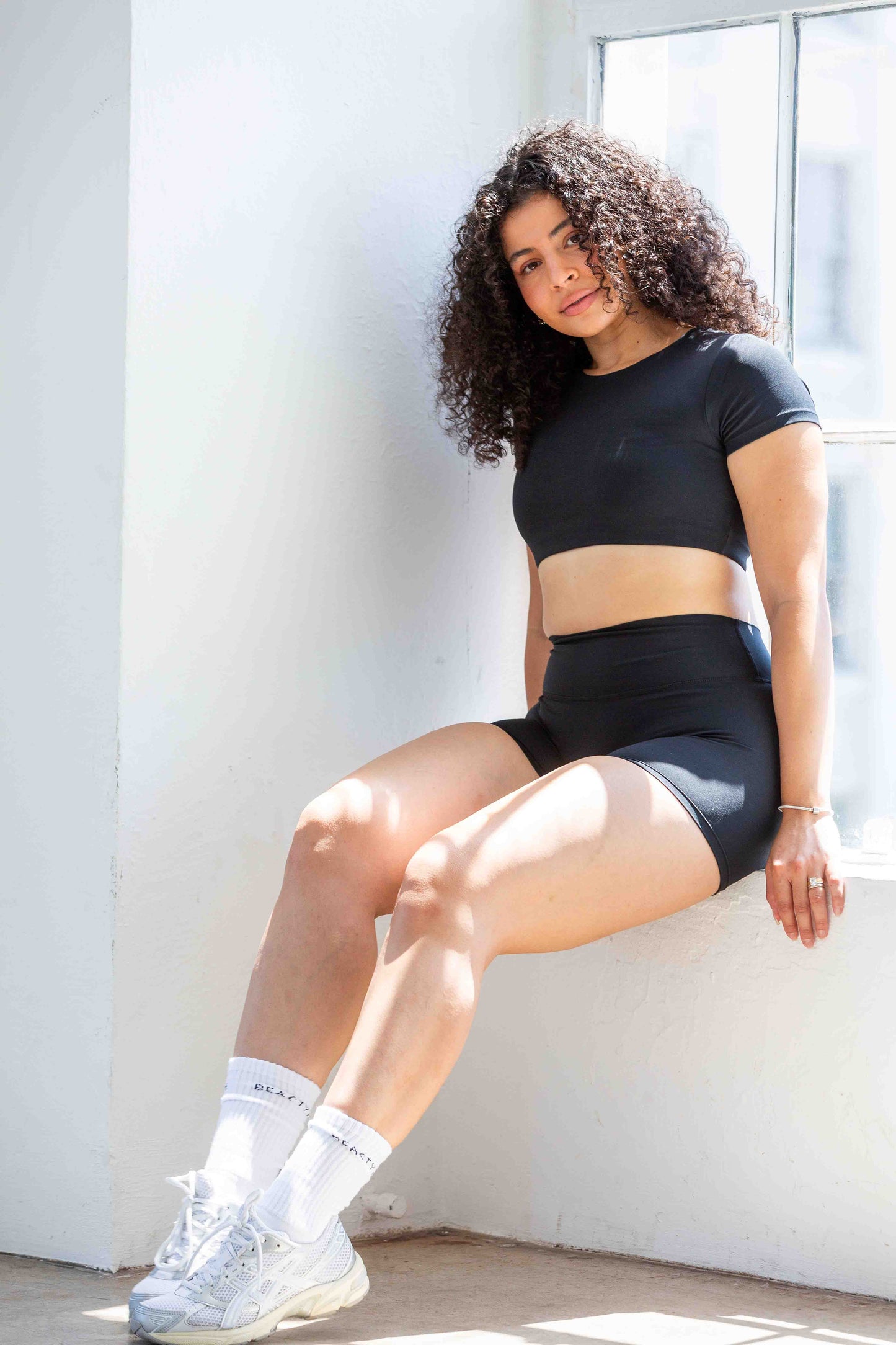 Align Short Sleeve Crop Top - ONYX