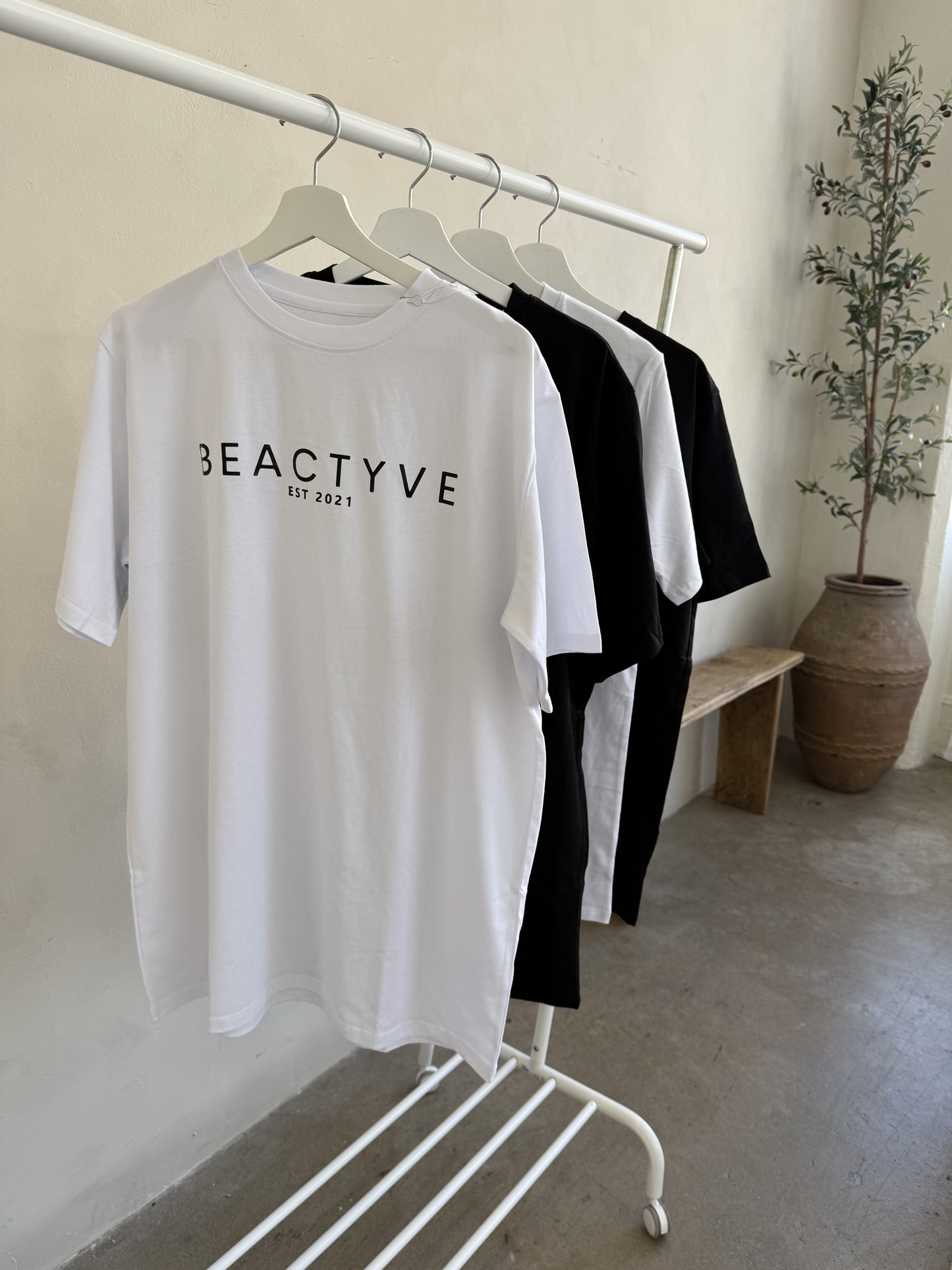 Everyday Oversized T-shirt - WHITE