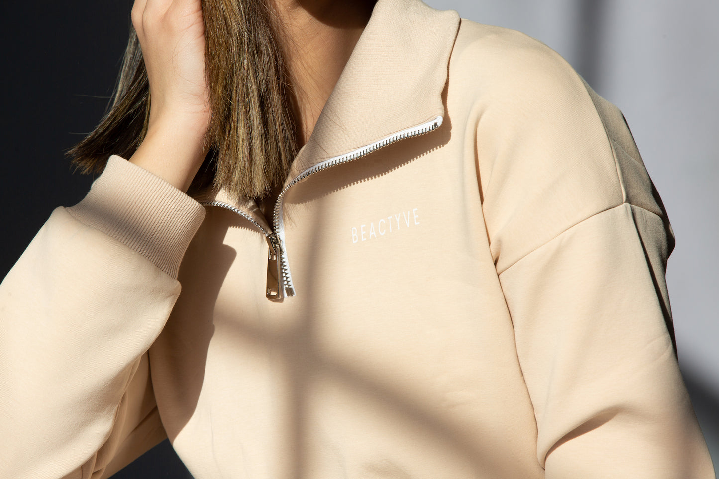 Signature Half-Zip Crop Hoodies-IVORY CREAM