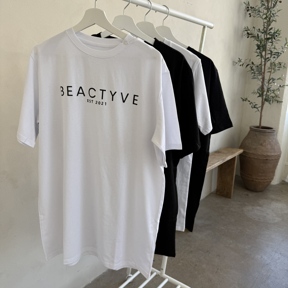 
                  
                    Everyday Oversized T-shirt - WHITE
                  
                