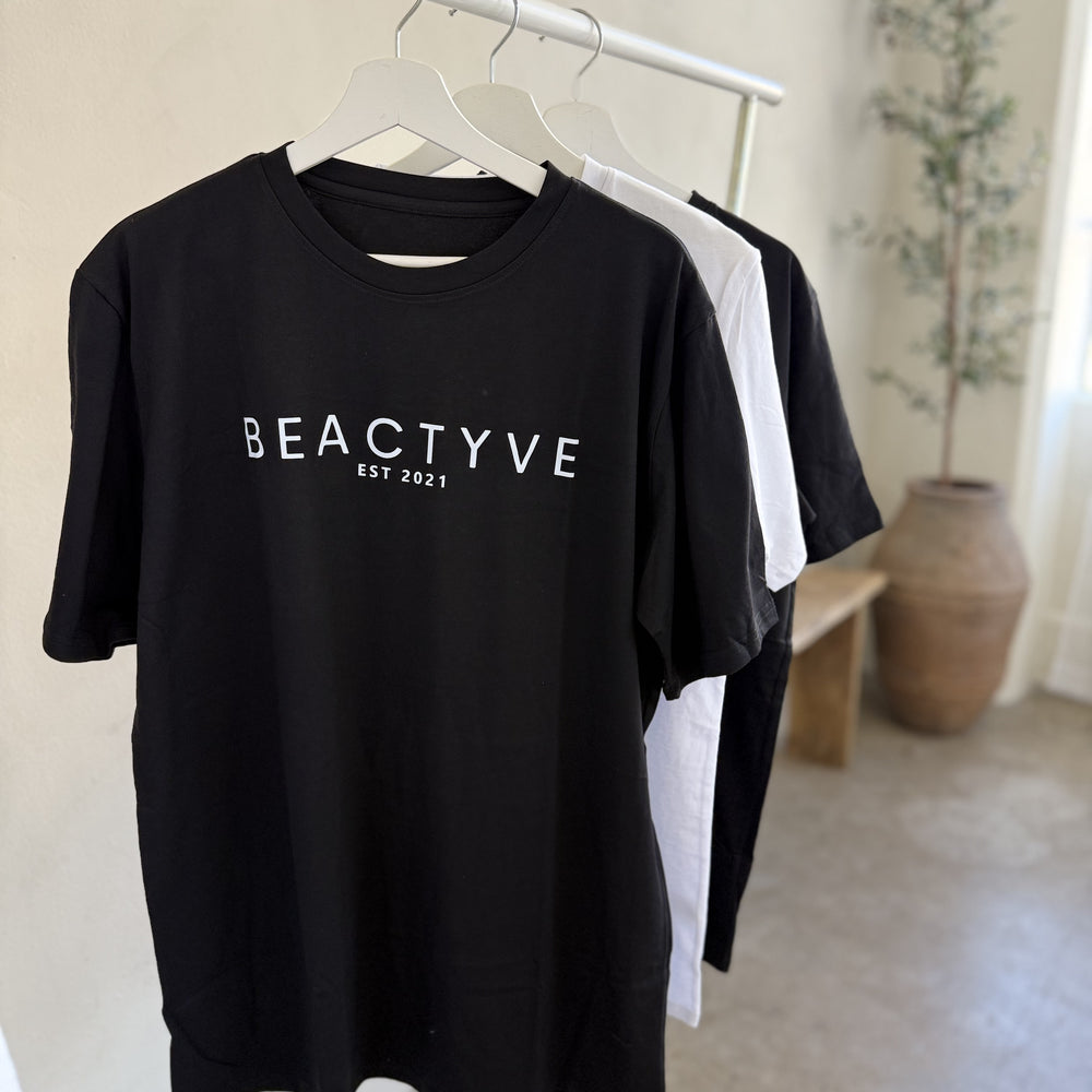 
                  
                    Everyday Oversized T-shirt - BLACK
                  
                