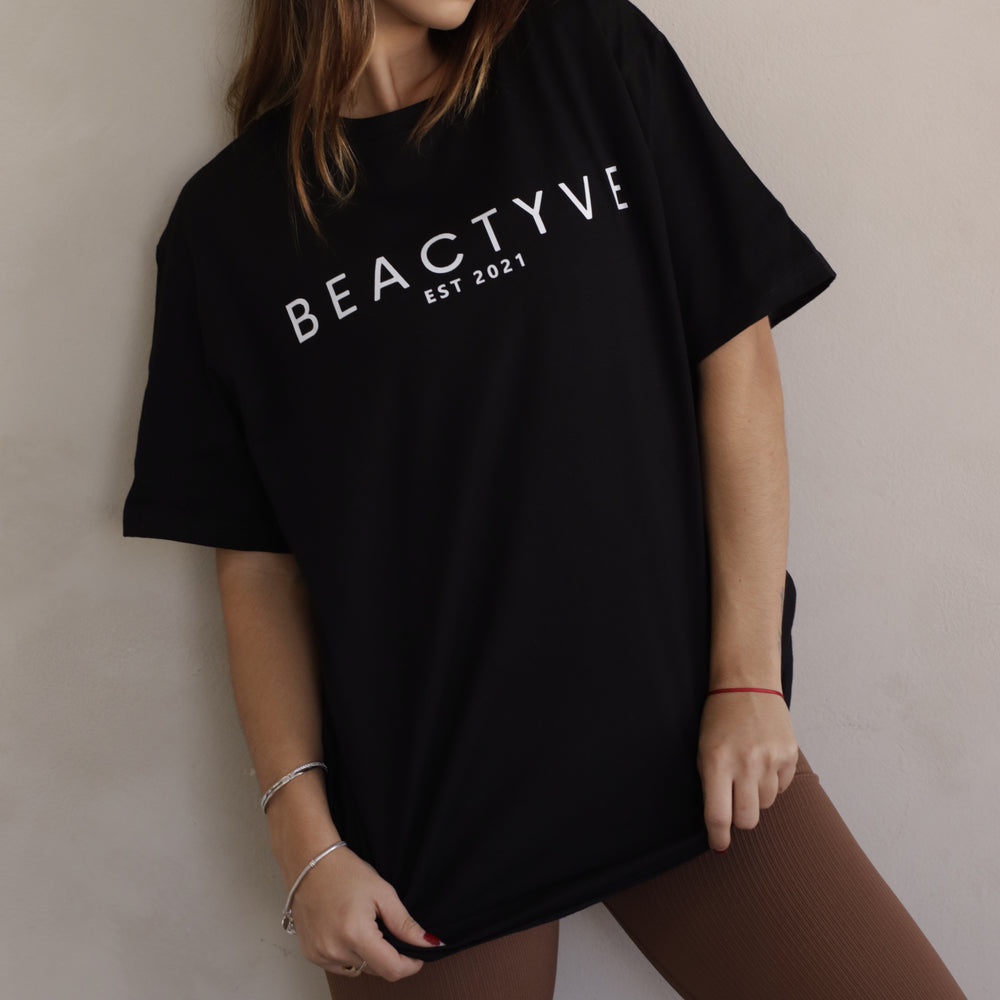 
                  
                    Everyday Oversized T-shirt - BLACK
                  
                