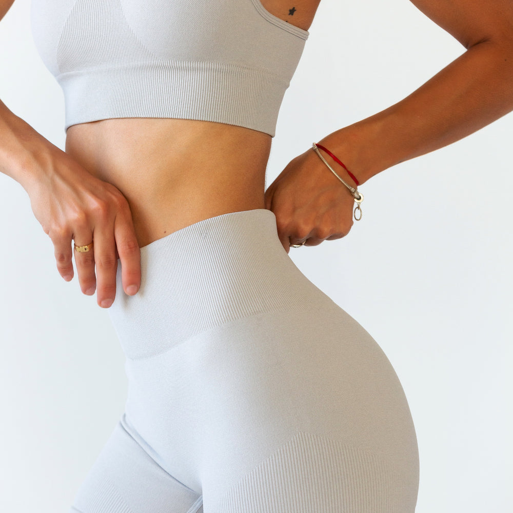 EMBRACE Seamless Shorts - STONE GRAY