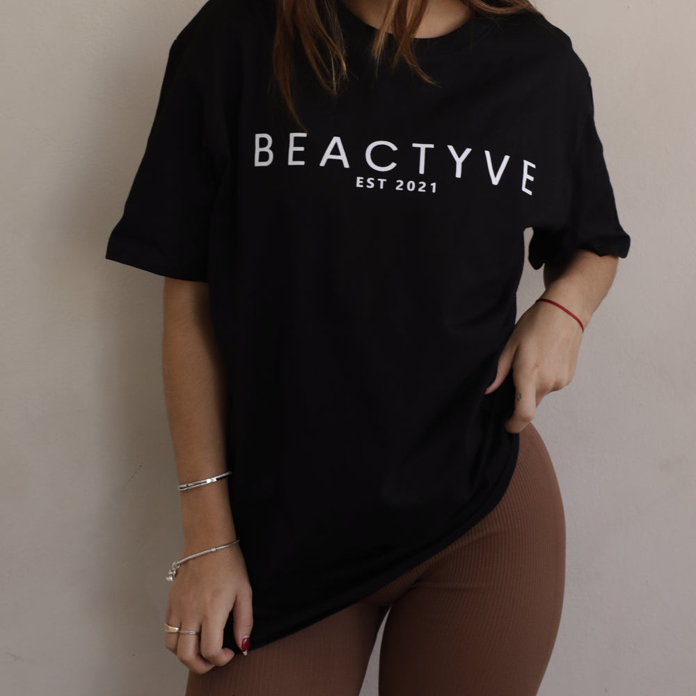 
                  
                    Everyday Oversized T-shirt - BLACK
                  
                