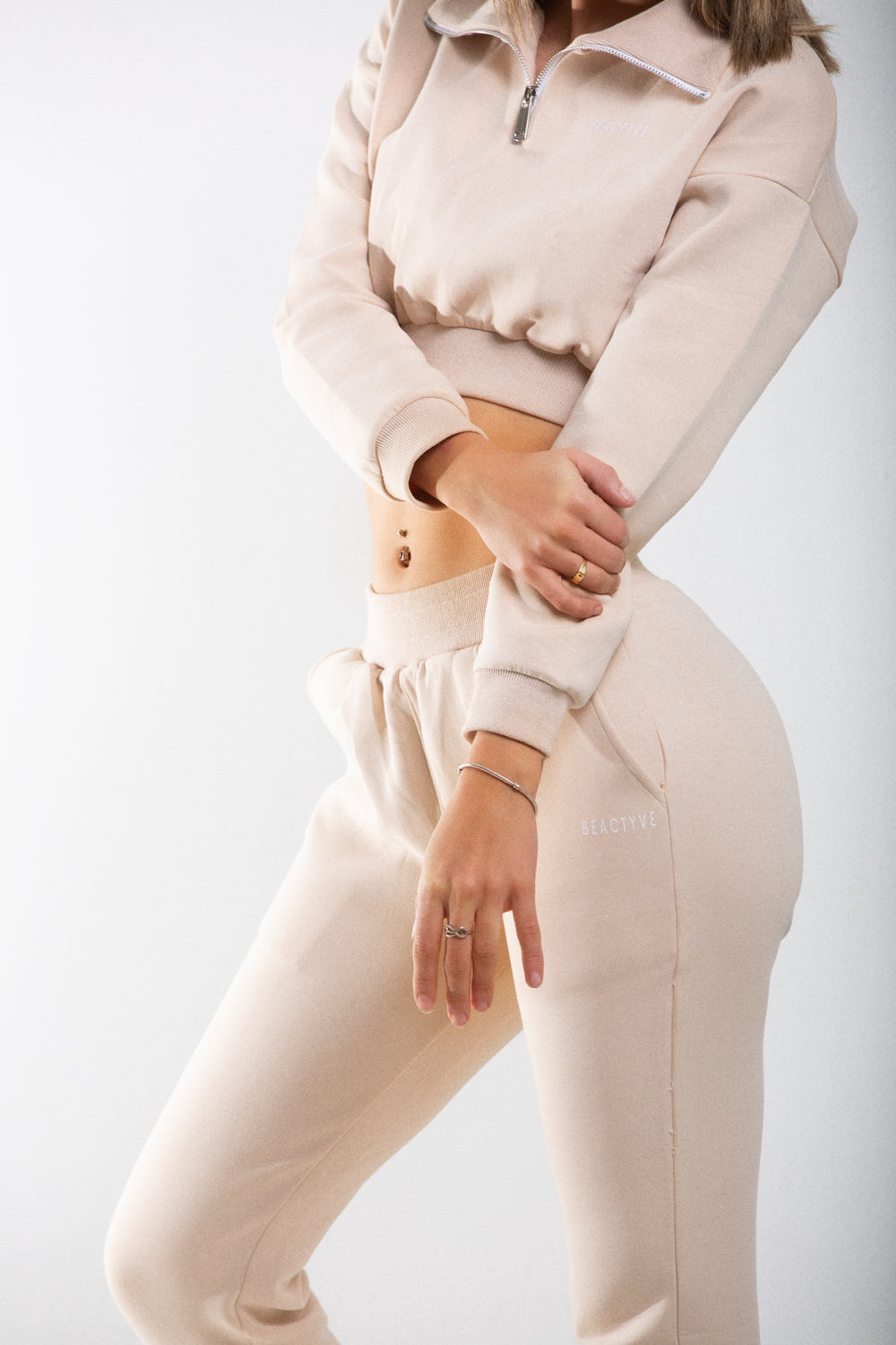 Signature Half-Zip Crop Hoodies-IVORY CREAM